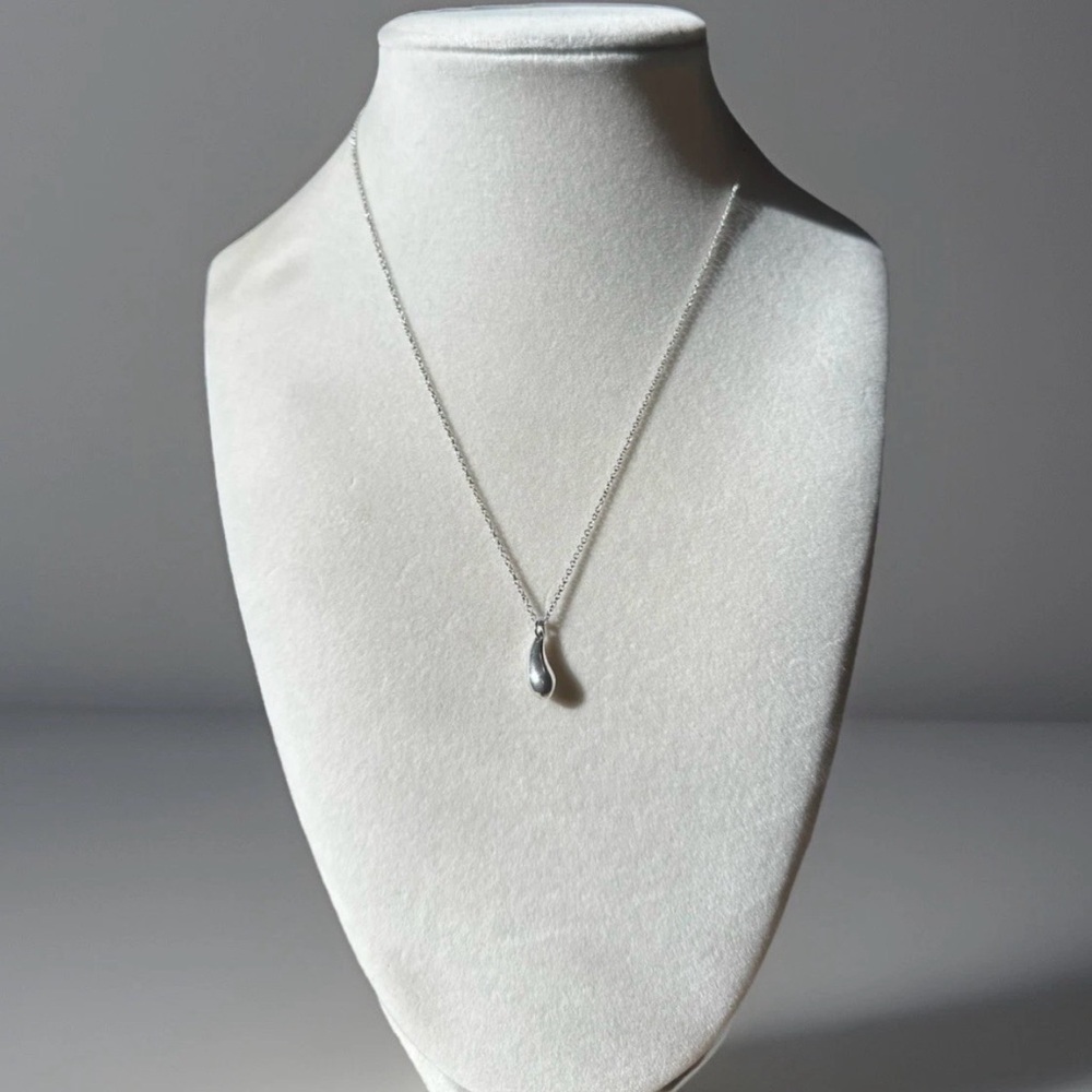 Tiffany & Co. Elsa Peretti Sterling Silver Teardrop Pendant Necklace